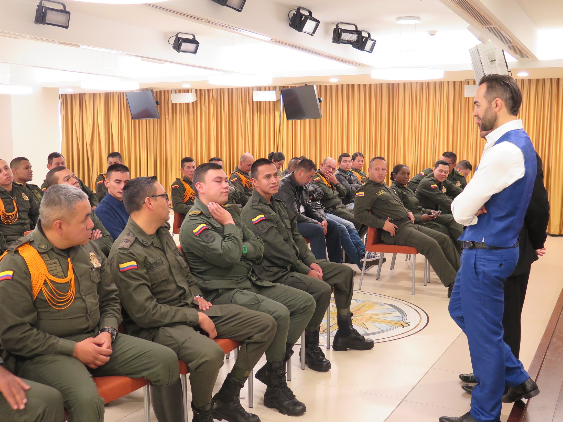 Leadership training with the Colombian National Police